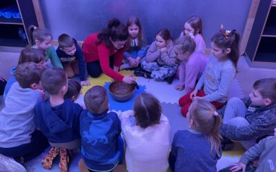 Podróż pełna dźwięków – Warsztaty Familijne w MEDIATECE
